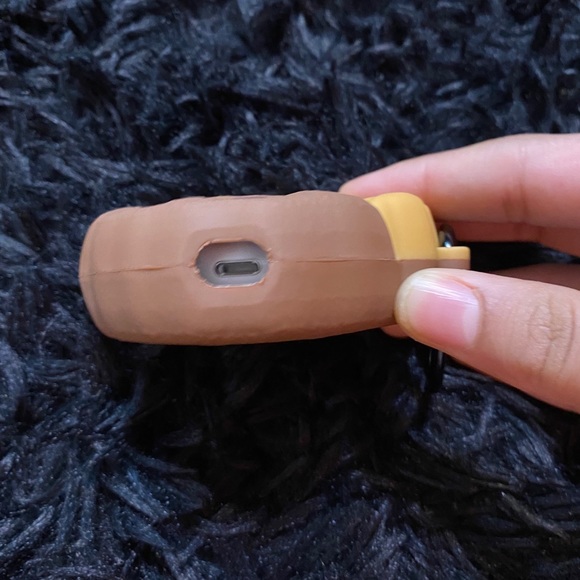 Cute Teddy Bear Airpod case - Picture 6 of 7